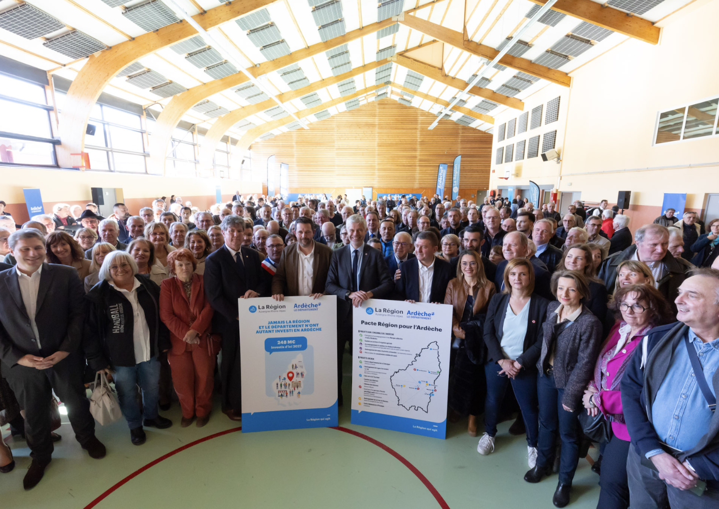Signature du Pacte Région pour l'Ardèche - © Laurence Barruel Signature du Pacte Région pour l'Ardèche
