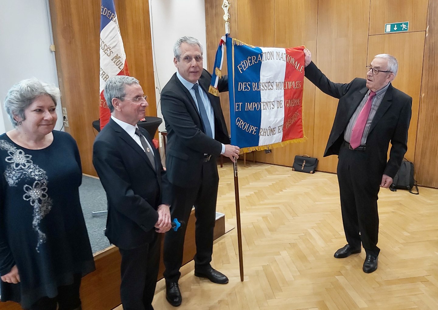 Remise de drapeau à Lyon Quartier Général Frère - © Région Auvergne-Rhône-Alpes Remise de drapeau à Lyon Quartier Général Frère