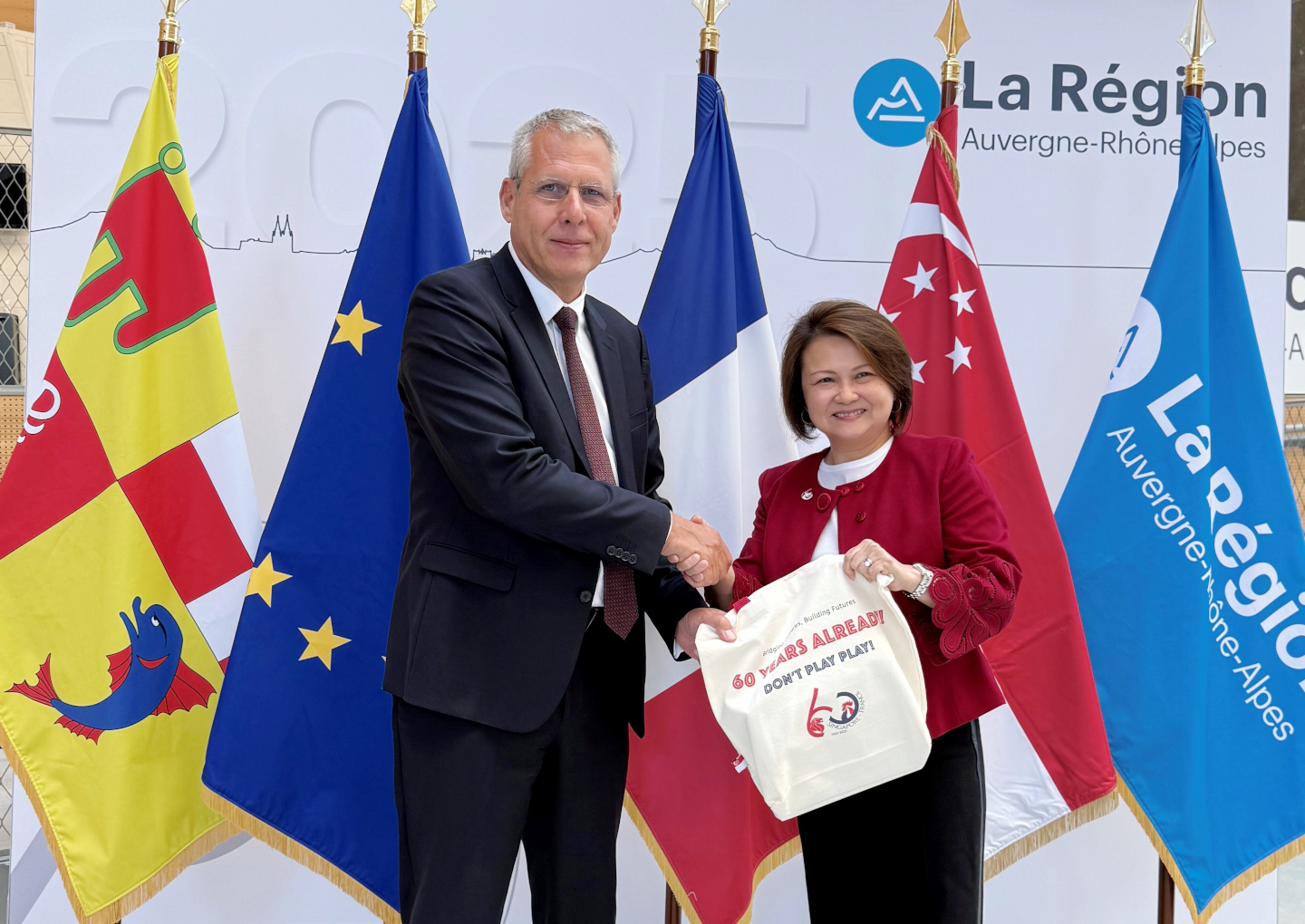 DRI ambassadrice Singapour (1) - © Région Auvergne-Rhône-Alpes DRI ambassadrice Singapour (1)