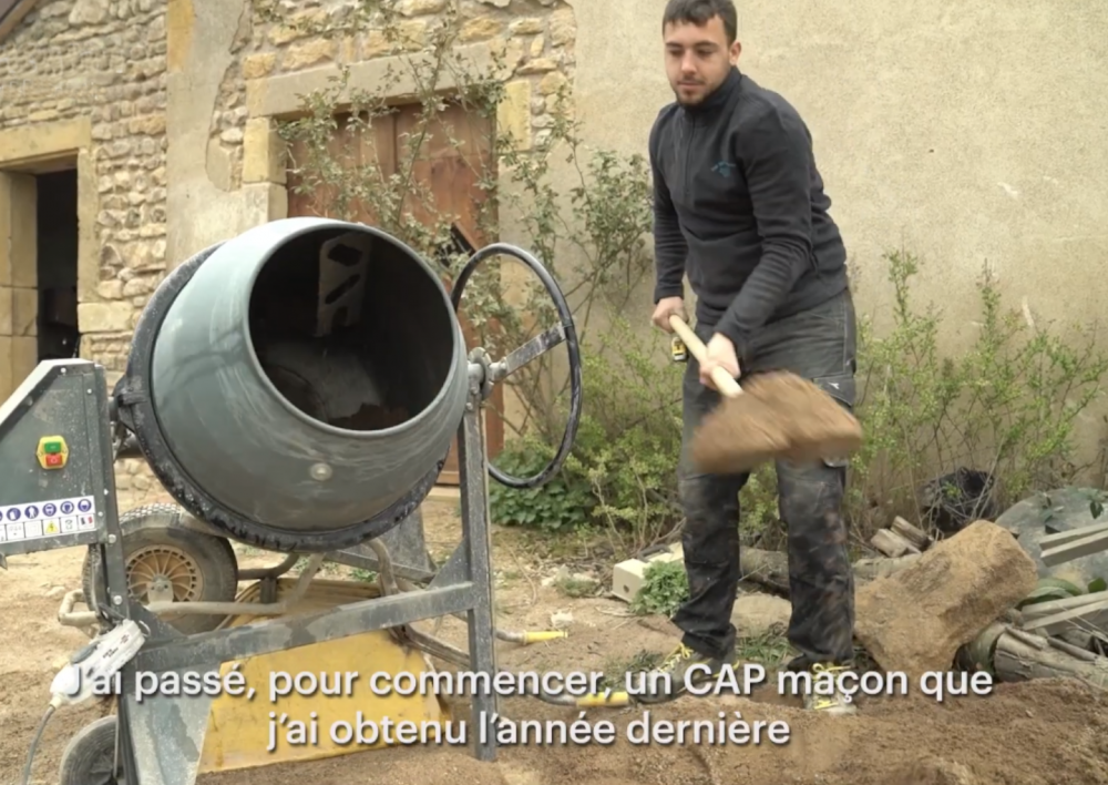 Preview image for the video "[Ces métiers qui recrutent] : le secteur du BTP - maçon (épisode 3)".