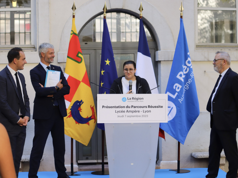 Preview image for the video "Laurent Wauquiez présente le nouveau parcours réussite à destination des lycéens".