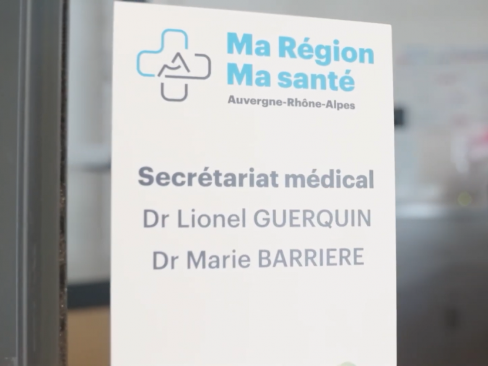 Preview image for the video "Laurent Wauquiez installe les premiers médecins salariés par la Région dans le Cantal".