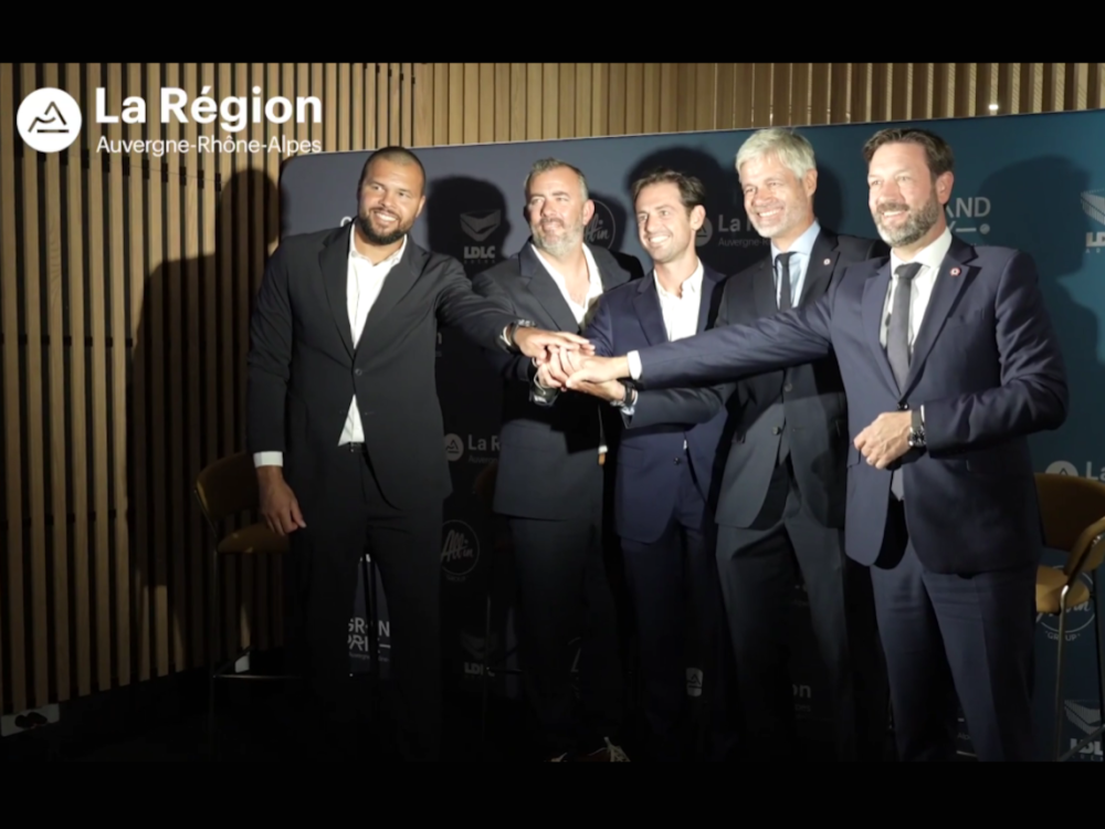 Preview image for the video "Grand Prix Auvergne-Rhône-Alpes : le retour du haut niveau tennistique dans la région". Preview image for the video "Grand Prix Auvergne-Rhône-Alpes : le retour du haut niveau tennistique dans la région".