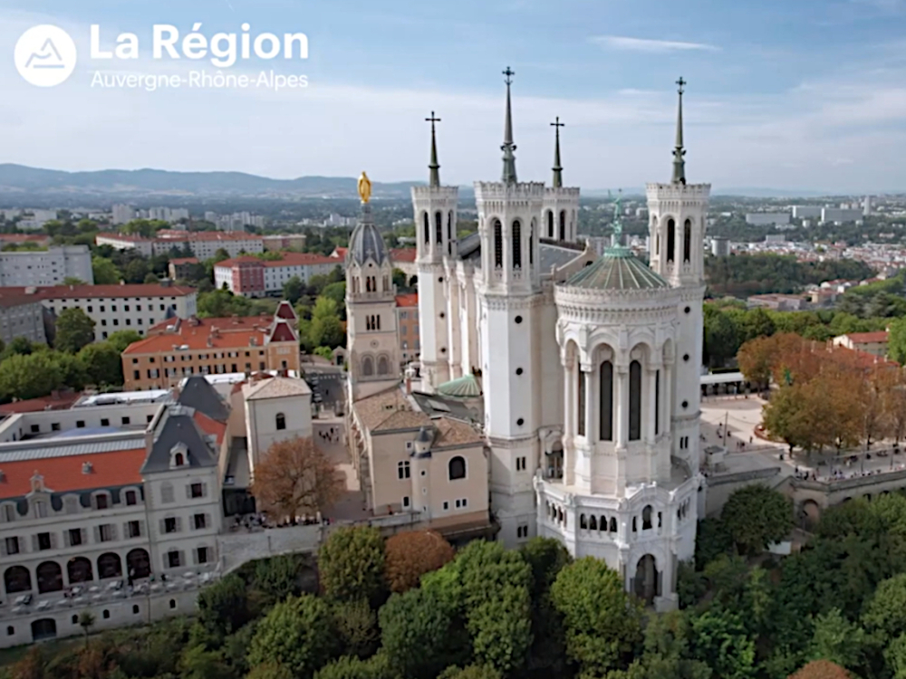 Preview image for the video "La Région soutient la restauration de la basilique de Fourvière".