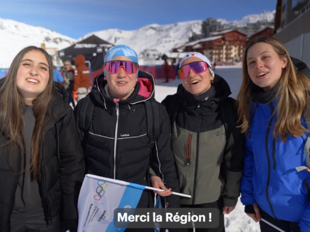Preview image for the video "Les lycéens découvrent le para ski alpin".