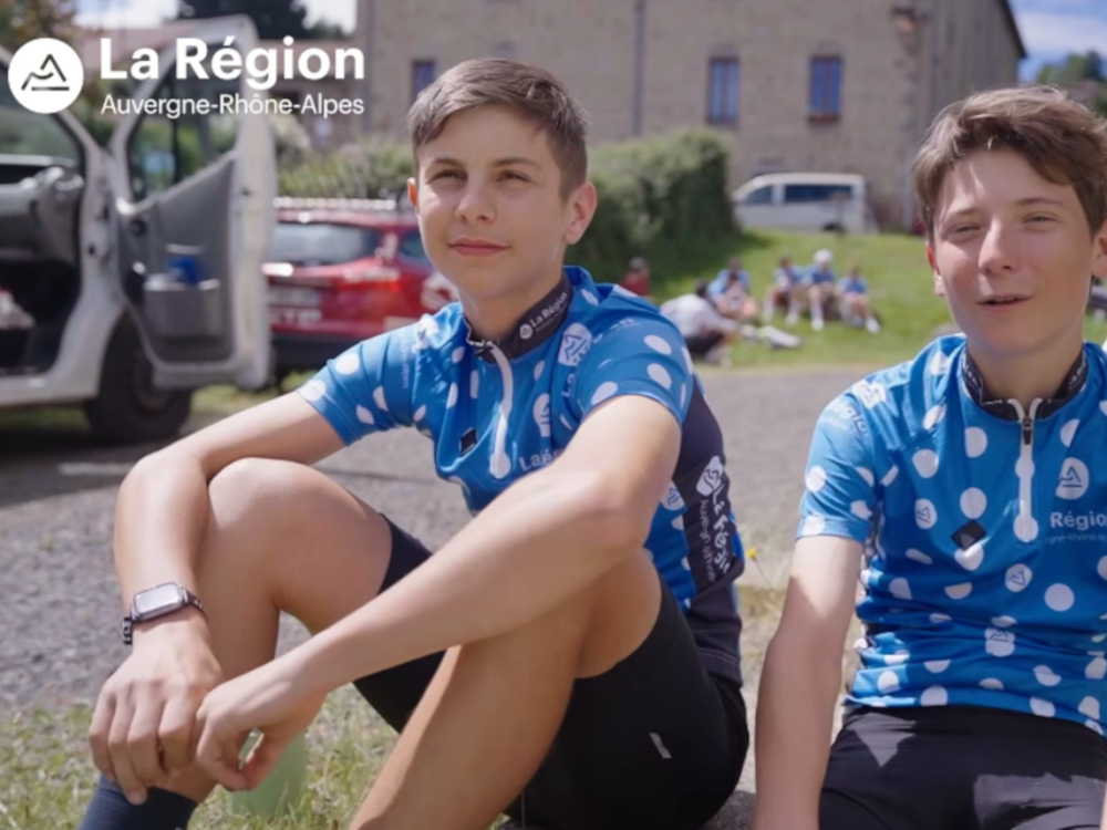 Preview image for the video "Etape 1 des jeunes du Tour Auvergne-Rhône-Alpes".