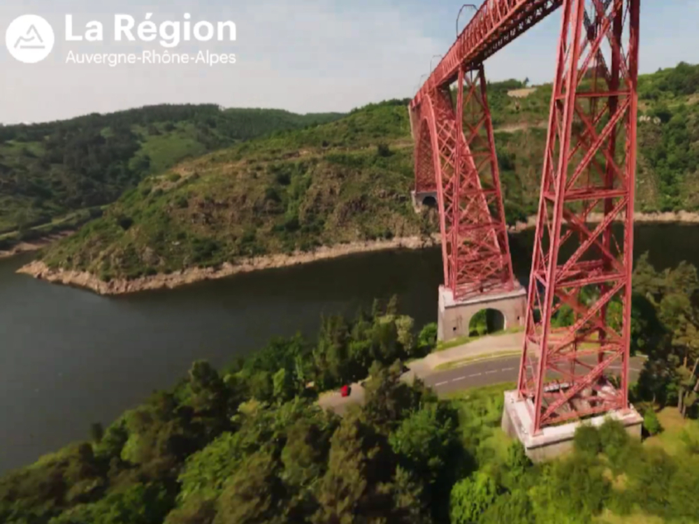 Preview image for the video "Dix ans, aux côtés du Cantal".