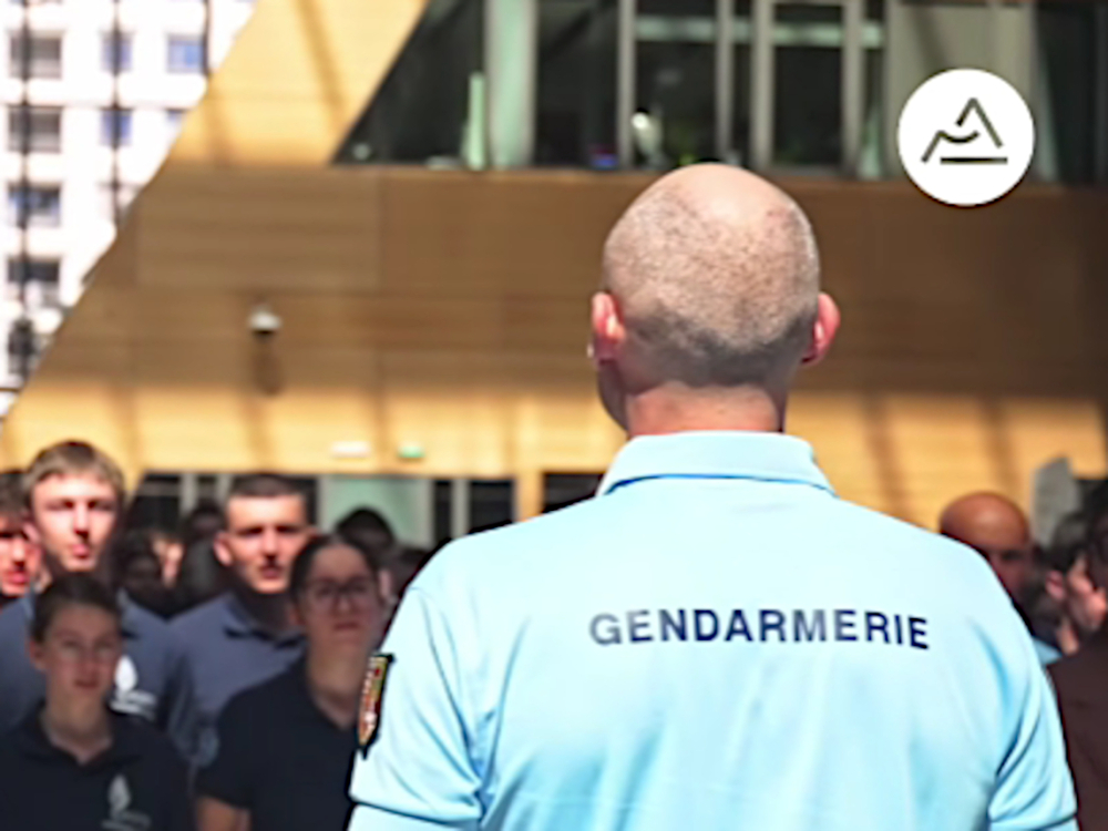 Preview image for the video "La Région soutient les Cadets de la Gendarmerie".