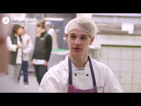 Preview image for the video "Romain Cottin, apprenti modèle à la cité scolaire Blaise Pascal de Clermont-Ferrand".