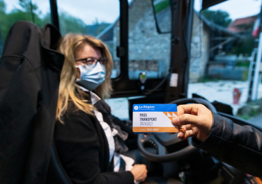 Transport scolaire - © J. Pruniaux/Agence Argo Transport scolaire