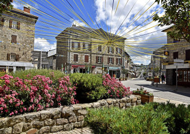 Place du village de Tence