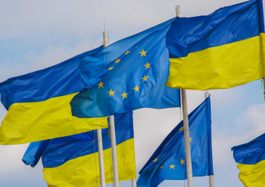 Drapeaux Ukraine Union européenne