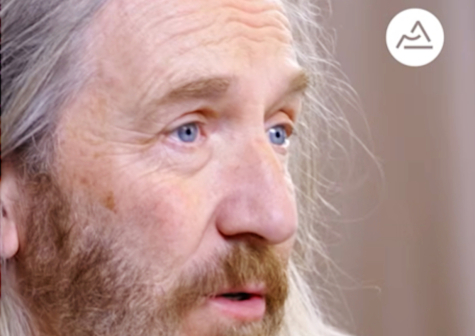 Preview image for the video "Yann Samuell : "Compostelle, un film qui fait du bien"".