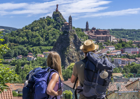 Sur les Chemins de Saint-Jacques © L. Olivier / Auvergne-Rhône-Alpes Tourisme