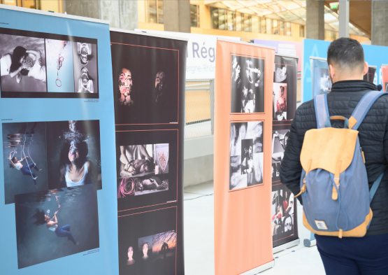 Exposition « Mots et maux de femmes » - Projet en faveur de l’élimination de la violence faite aux femmes par le biais d’une campagne nationale de sensibilisation et d’information sur les violences, illustrée par des photographies,.