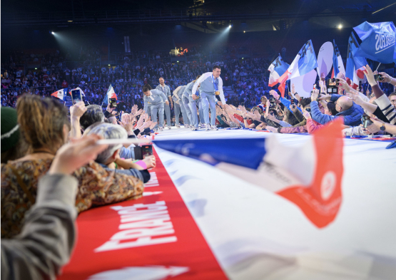 Grand Retour délégation + drapeau Albertville 8