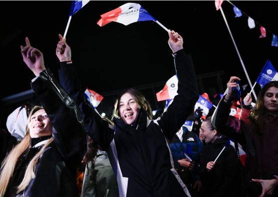 Grand Retour délégation para + drapeau Chamrousse 6