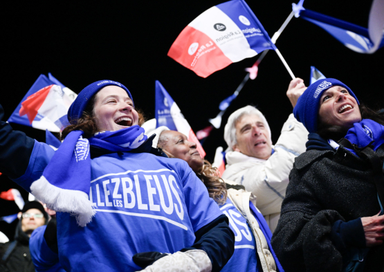 Grand Retour délégation para + drapeau Chamrousse 7