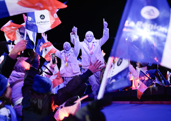 Grand Retour délégation para + drapeau Chamrousse 9