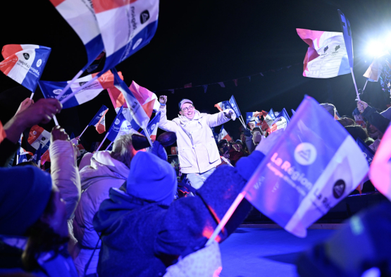 Grand Retour délégation para + drapeau Chamrousse 13