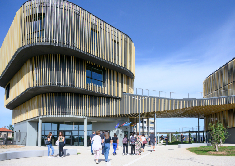 Lycée Arnaud-Beltrame 2