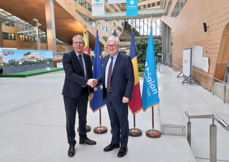 Visite du consul général de Roumanie