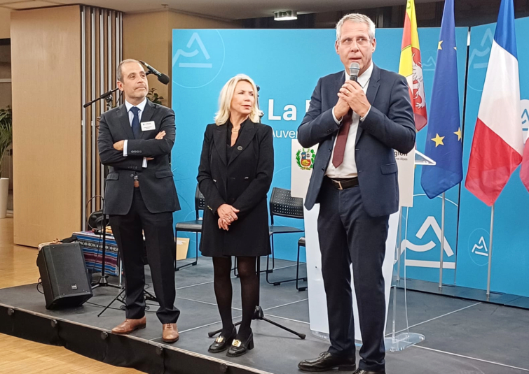 Investiture consule honoraire du Pérou 2 - © Région Auvergne-Rhône-Alpes Investiture consule honoraire du Pérou 2
