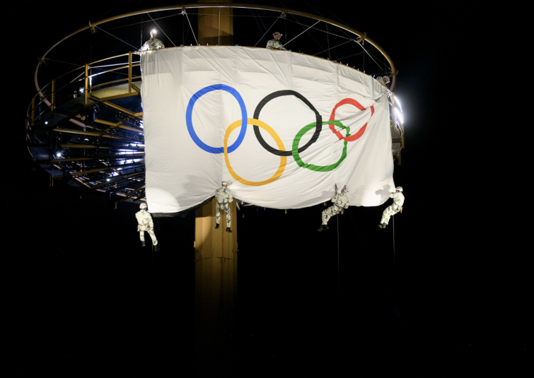 Grand Retour délégation + drapeau Albertville 10