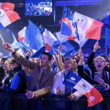 Grand Retour délégation + drapeau Albertville 5