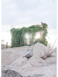 A lounge in a dead end - Arnaud Eubelen A lounge in a dead end - Arnaud Eubelen