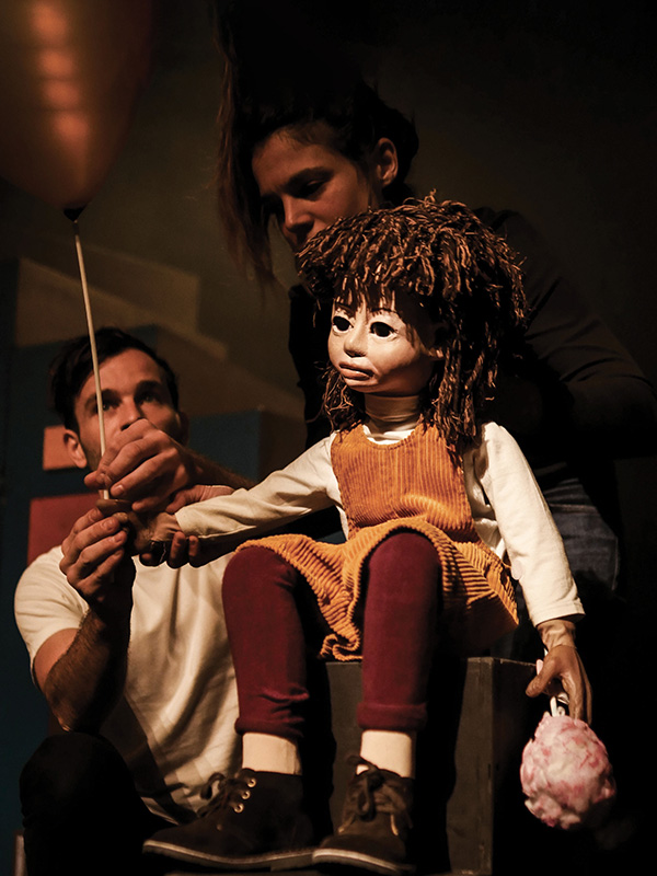 Mademoiselle, une enfant sur mesure Mademoiselle, une enfant sur mesure